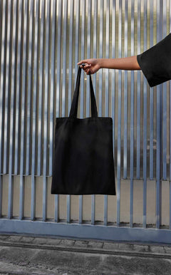 TOTE-BAG-MOCKUP-010