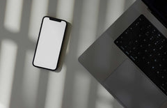 IPHONE-MOCKUP-09