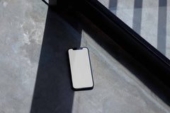IPHONE-MOCKUP-017