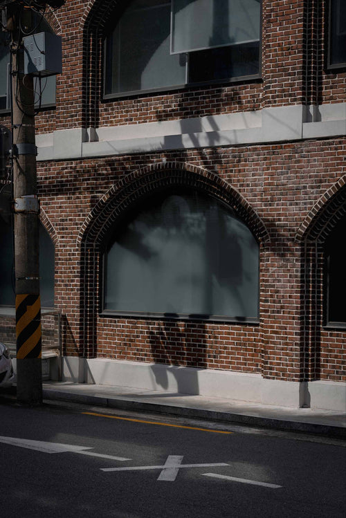 STOREFRONT-MOCKUP-01