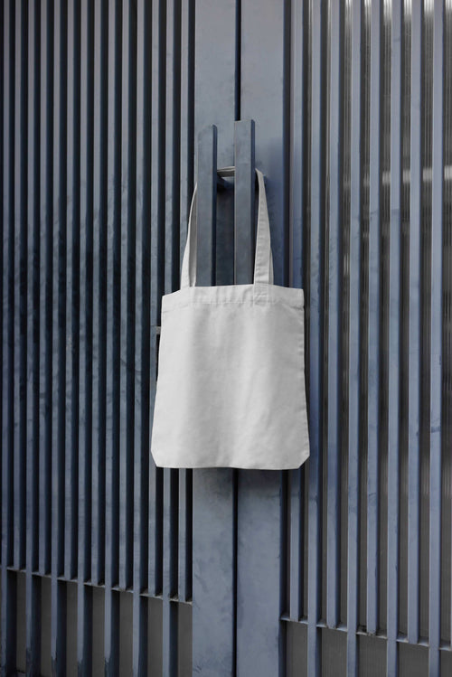 TOTE-BAG-MOCKUP-09