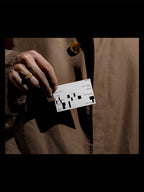 BUSINESS-CARD-MOCKUP-011