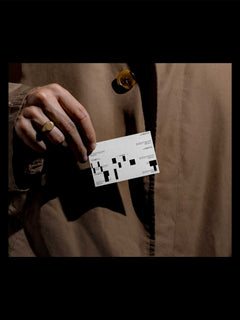 BUSINESS-CARD-MOCKUP-011